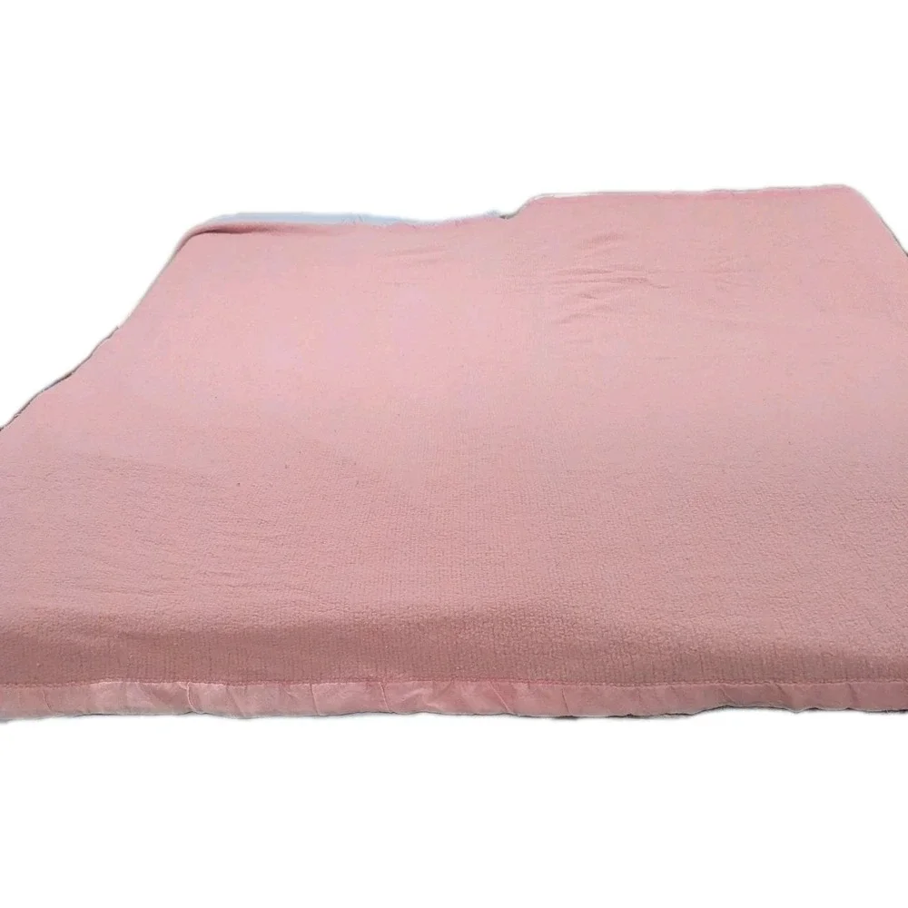 Vtg Acrylic Waffle Weave‎ Blanket King Size Pink Satin Trim All Around 92 X 77